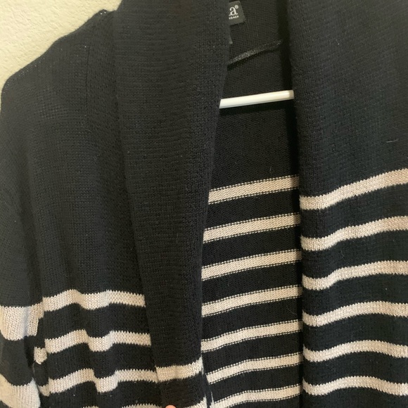 Sweater - Picture 3 of 4